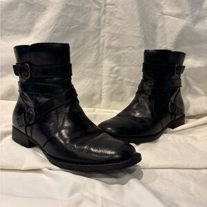 NWOT Born McMillan Waterproof Leather Ankle Boots